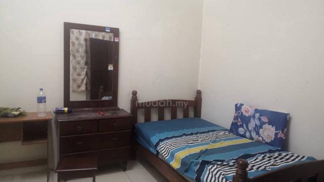 Bilik Sewa Perempuan 1