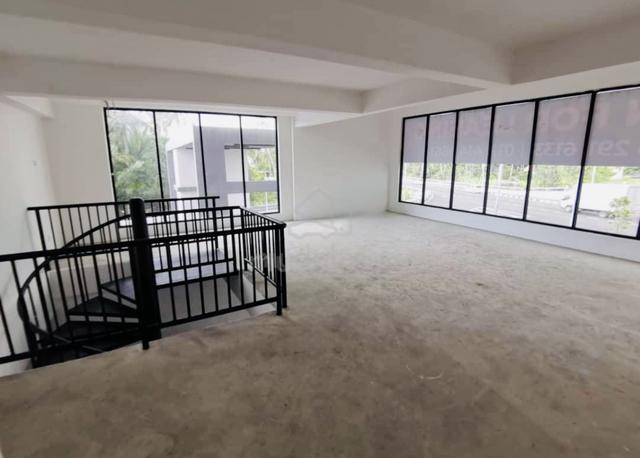 Specialist CORNER Marc Residence face main road Jalan Song Ban Kheng 4