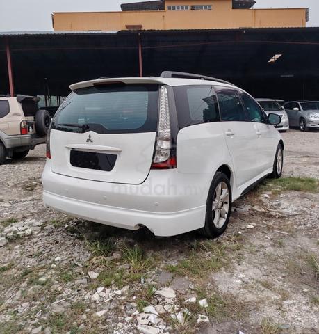 2010 CASH OTR Mitsubishi GRANDIS 2.4 FACELIFT (A) - 4