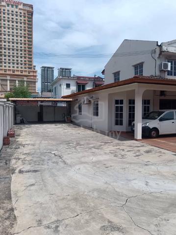 Subang PJS Corner House Leasehold With Land, Renovation and Extension 1