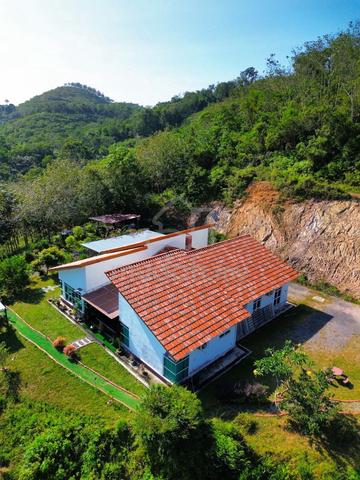 Hilltop Agricultural Land with a 1-Storey Bungalow @ Ayer Pa'abas, Alo 1
