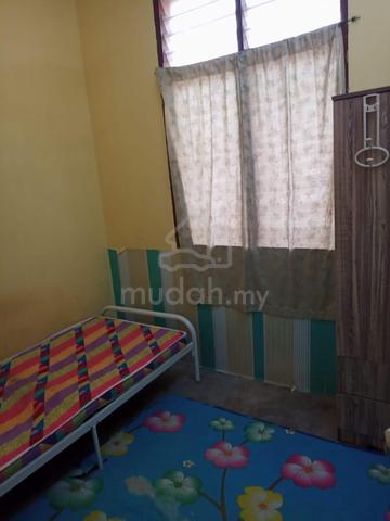 Rumah End Lot untuk disewa pelajar, Taman Politeknik PD 1