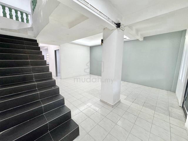 BOOKING 1K🔥FULLY RENOVATED 2 Storey Taman Sri Haneco Semenyih 3