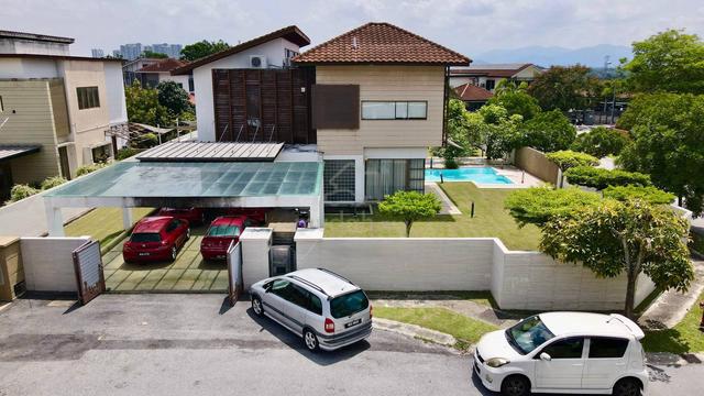 CORNER with POOL Bungalow House Banyan Close, Bandar Bukit Mahkota 1