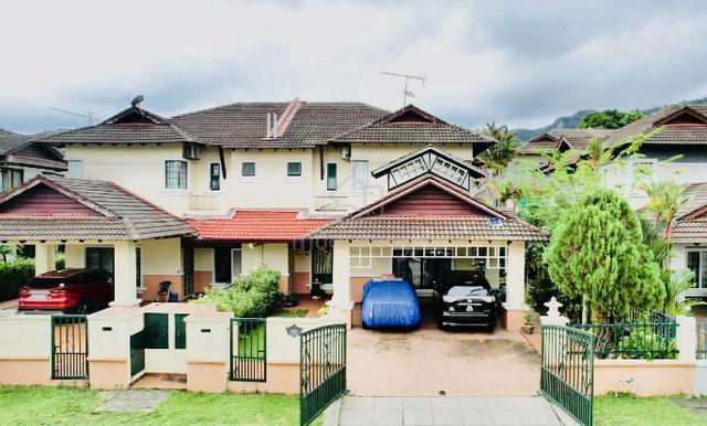 10 ROOMS RARE 2 HUGE MANSION Side-by-Side Bungalows in Kemensah Height 1