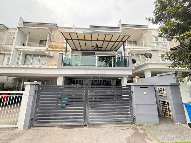 [RENOVATED] 2.5 Storey Terrace Sunway Alam Suria Seksyen U10 Shah Alam 1