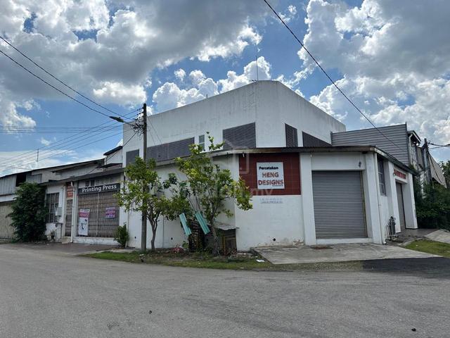 Corner Warehouse Malim 80x80 1