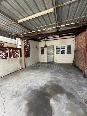 Taman Damai jaya 2 storey low cost house for rent 1