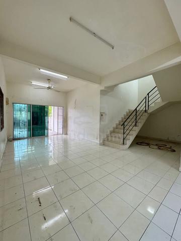 Cheap / Scott Garden @ Aman Larkin / Townhouse Corner Lot / Gated 1