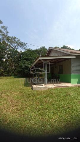 Bilik Sewa Ulu Rantau Panjang, Brisu Masjid Tanah 1