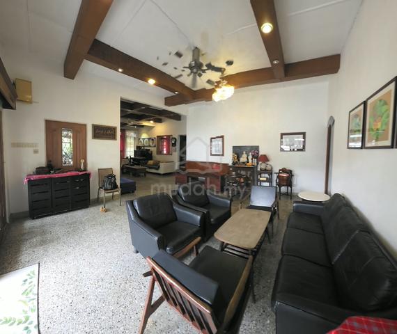 Freehold Klang Bungalow Single Storey House basic furnished big land 1