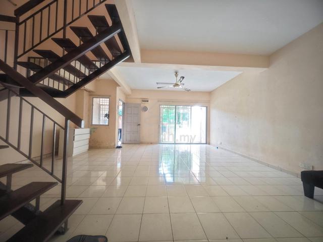 Non Bumi Lot Two Storey Bandar Baru Bangi Sec 8 (Facing Tanah Lapang) 1