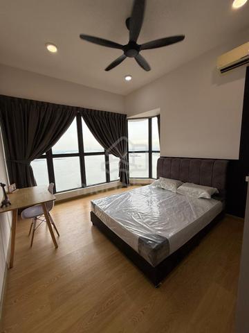 Master room w balcony/ Near CIQ/ JB Town/ All Race Welcome/Low Deposit 1