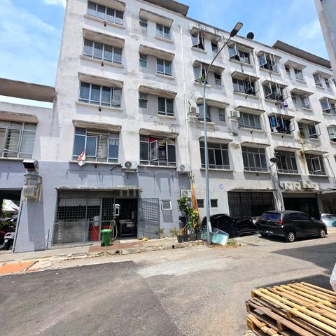 Dataran Otomobil Apartment 1