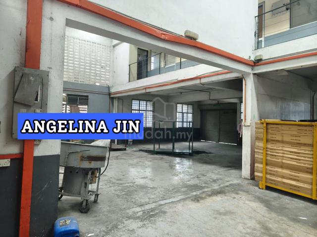 1.5 STOREY SEMI-D FACTORY/WAREHOUSE 6400sqft FOR RENT (VALDOR) 1