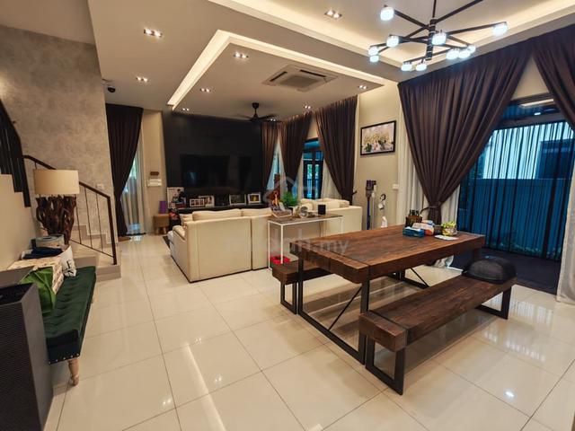 Horizon Hills @ The Woodlands Fully Renovated End Lot Double Storey 1
