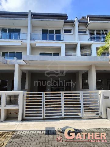 [Gated Guarded] 3 Storey Terrace @ Residensi Bukit Kecil 1