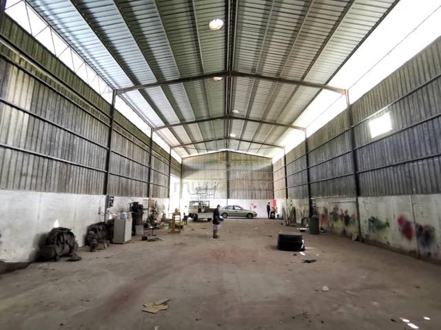 Warehouse Sungai Tekali Batu 13 Hulu Langat (Q464) 1