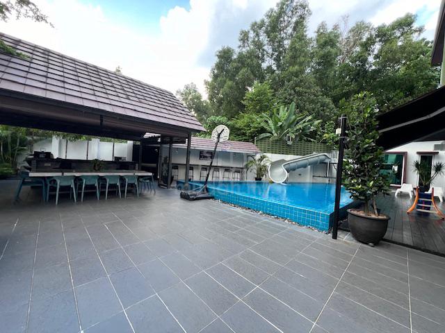 3 Storey Corner Semi-D With Swimming Pool 2