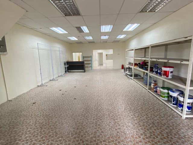 3 storey shop lot with huge parking at the heart of Kuala Pilah town 1