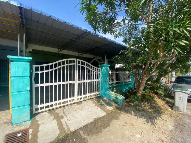 Rumah Teres Setingkat Taman Universiti Parit Raja Batu Pahat 1