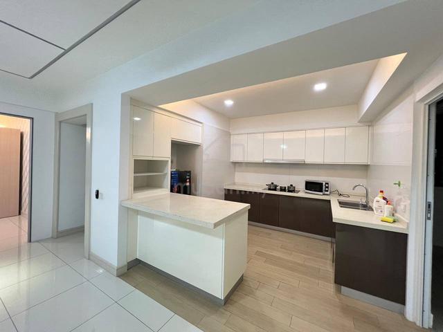 Royalle Condominium 1
