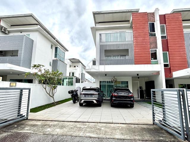 RENOVATED🔥5 BEDROOM‼️3-Storey Semi-D House Nadayu 92, Kajang 2 1