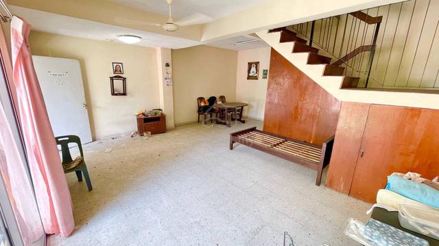 FREEHOLD NEAR MRT Double Storey Taman Serdang Raya Seri Kembangan 1