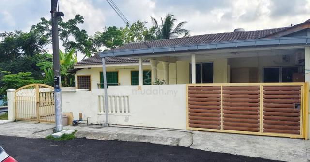 Puchong 𝐒𝐢𝐧𝐠𝐥𝐞-𝐒𝐭𝐨𝐫𝐞𝐲 𝐇𝐨𝐮𝐬𝐞 (𝐂𝐎𝐑𝐍𝐄𝐑) 1