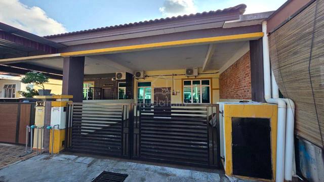Taman Melati Indah Batu Kikir Teres Car Porch Tiles Dengan Grill 1