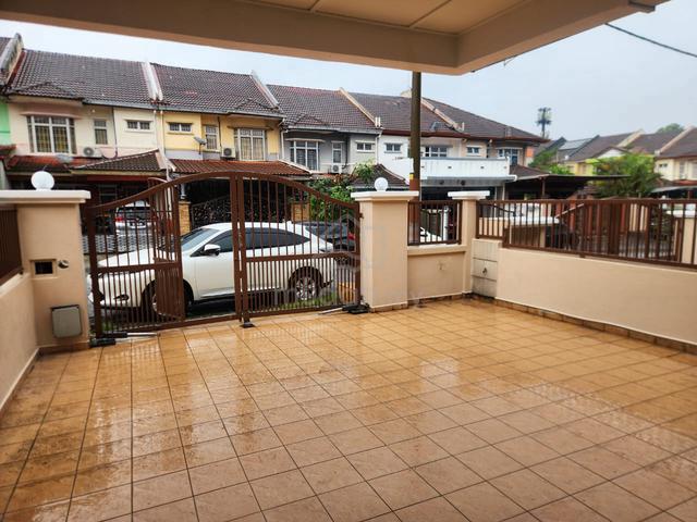 Semi Furnished 2 Story House At Bandar Mahkota Cheras 1