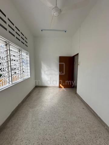 Middle Room For Rent @ Landed House near MRT Sentul Barat 1
