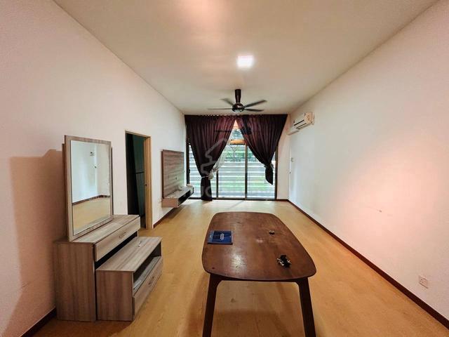 Parc Regency 1