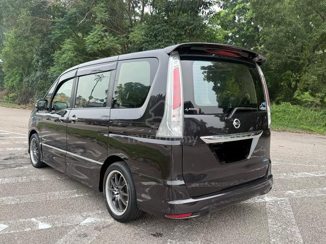 Nissan SERENA 2.0AT HIGHWAY STAR SHYBRID 2013 - 2