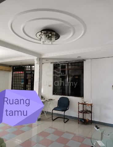 1 1/2 corner house for sale 1