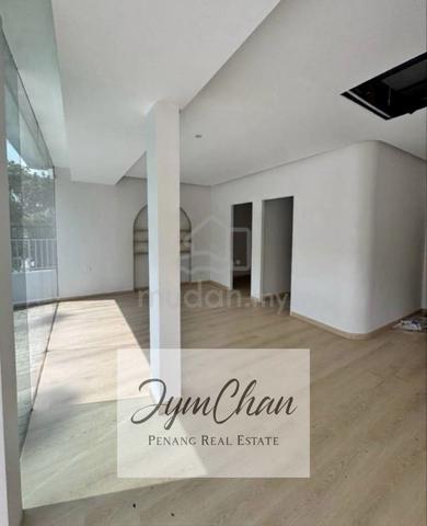 2 storey Semi D shoplot facing main road Greenlane 1