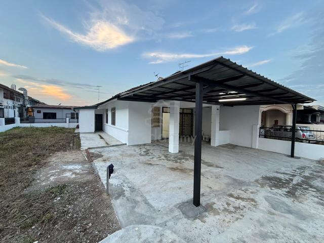 Senai Utama Single Storey Corner Lot House,Senai 1