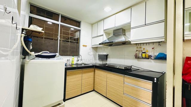 Nilam Puri 1
