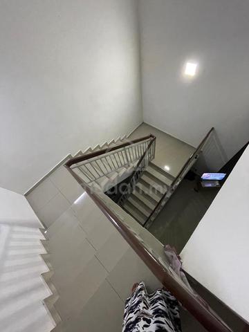 Room female near Gelang Patah 2