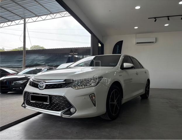2015 Toyota Camry 2.5 Hybrid - One Careful Owner - 1
