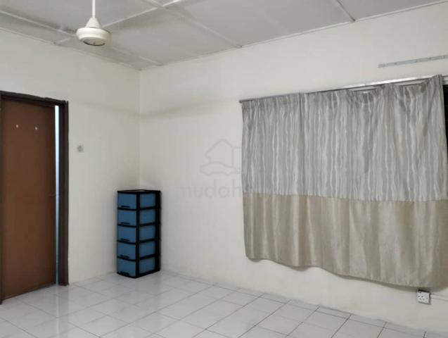 (TABLE TOP) 2 Storey House Taman Pinggiran Putra Seri Kembangan 1