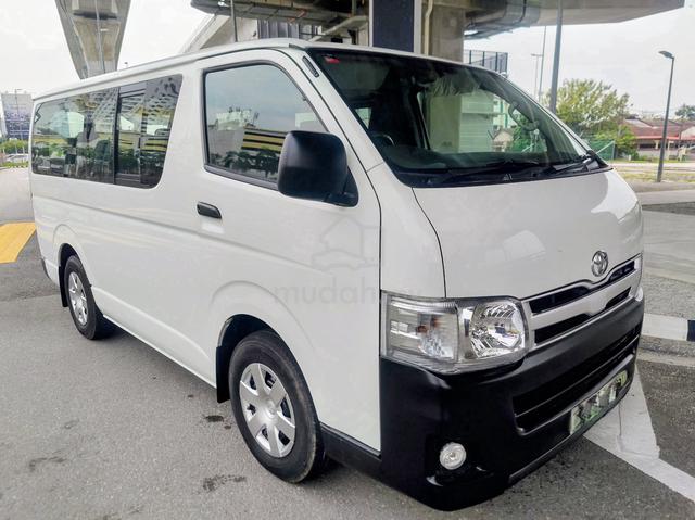2013 Toyota Hiace 2.5 (M) 14 Seat Low Roof Window - 1
