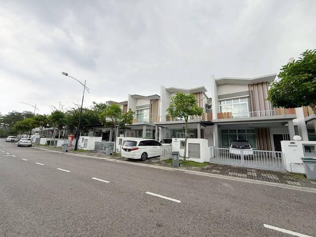 Eco Cascadia Double Storey Terrace House For Sale 1