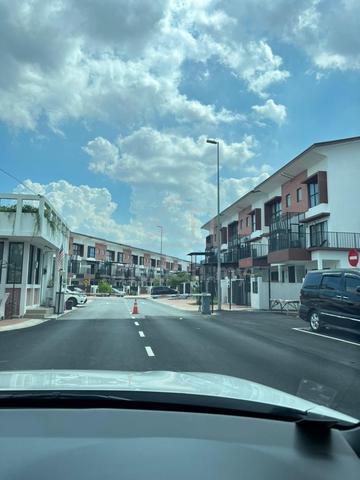 3 Storey Terrace Myra Meranti, Puchong 1