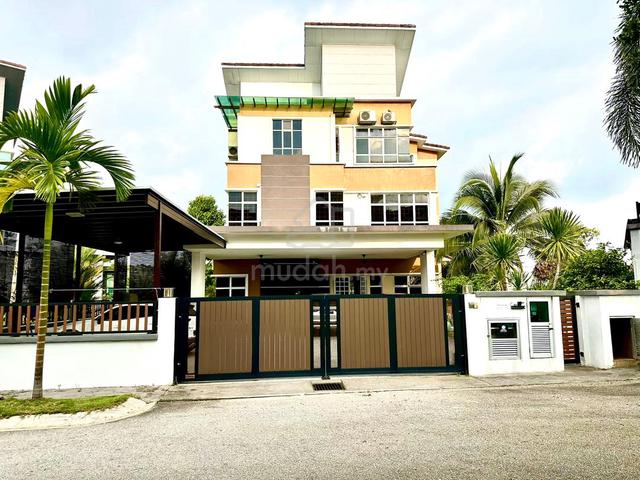 Renovated 3 Storey Bungalow Avenue 4 Bandar Tun Hussein Onn Cheras. 1