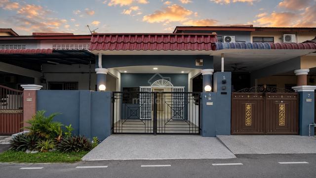 Fully Renovated Double Storey Terrace for Sale in Segamat 1