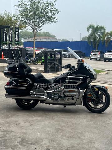 Honda Goldwing 1800 honda goldwing 1800 - photo 7 of 8