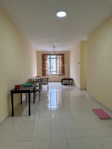 Denai nusantara apartment 3 bed / gated guard gelang patah near tuas