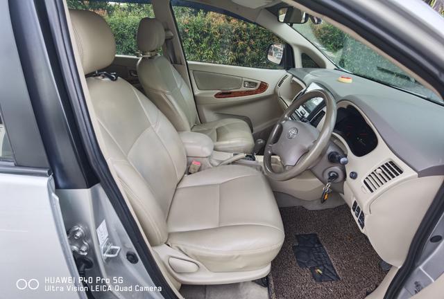 2013 Toyota INNOVA 2.0 E (A) - 5