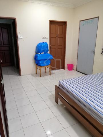 Master room attached bath near hospital QE1 n QE2 for rent 2